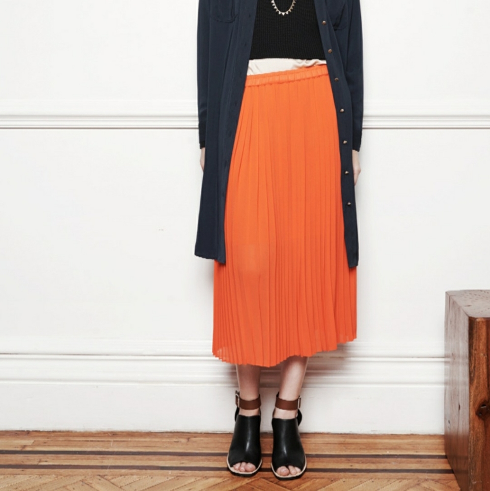 Club Monaco Pleated Midi Skirt